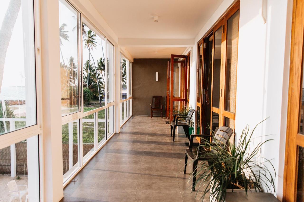 White Sand Villa - Beach Front Hikkaduwa Exteriér fotografie